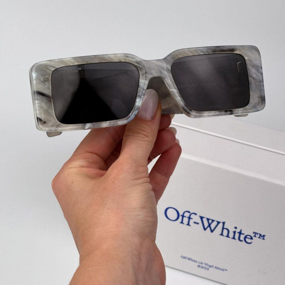 Off-White MILANO Sunglasses – Marble Grey Square Frame | Model OERI097 0807